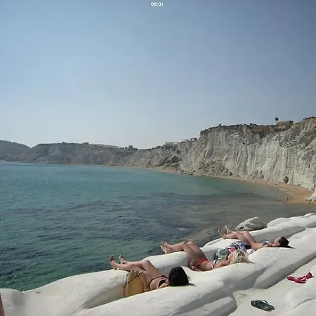 Eleonora Bed & Breakfast 4*