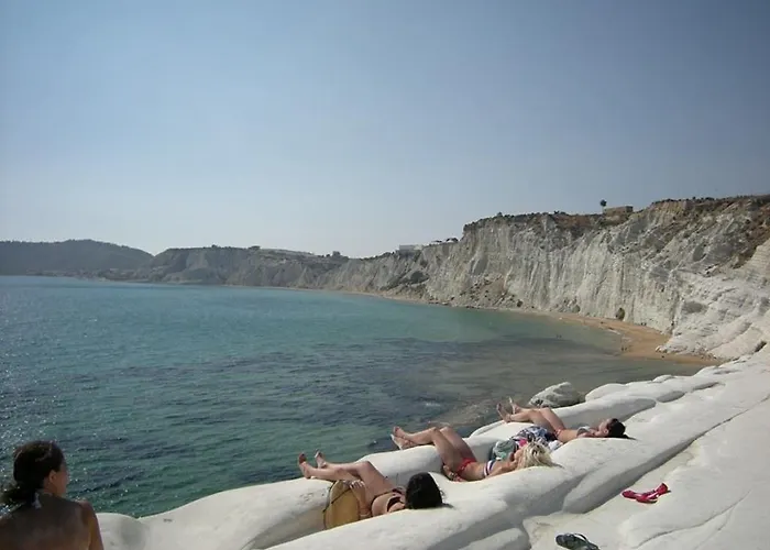 Eleonora Bed and Breakfast 4*