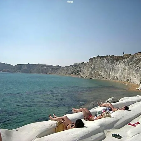 Eleonora Bed & Breakfast 4*