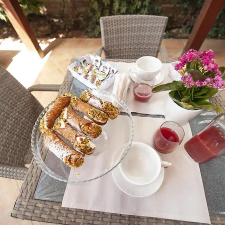 Couette-café Eleonora 4*